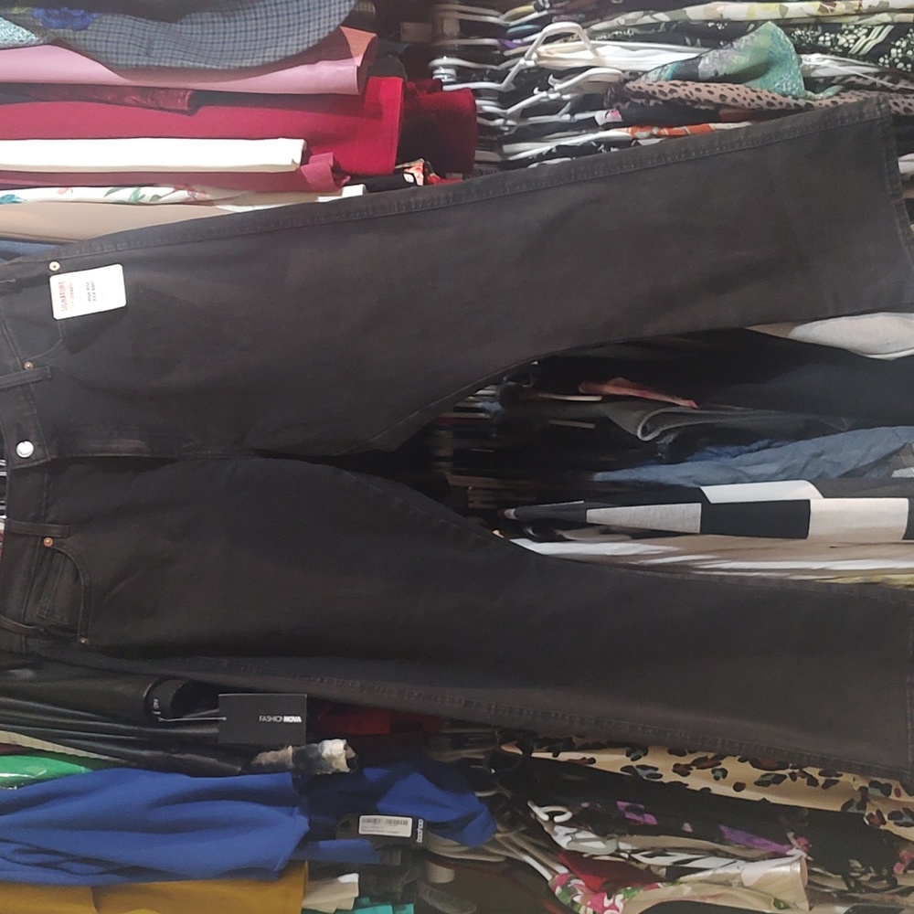 Signature Levi Strauss charcoal jeans
